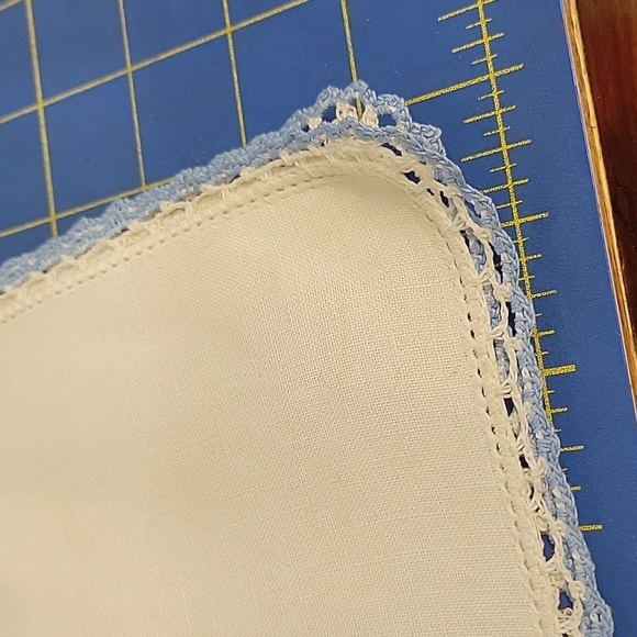 Vintage Embroidered Floral Basket & Blue Trim 15" x 42" Table Runner - Picture 3 of 7